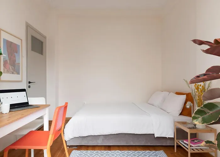 Studio With Sunny Balcony In Exarcheia