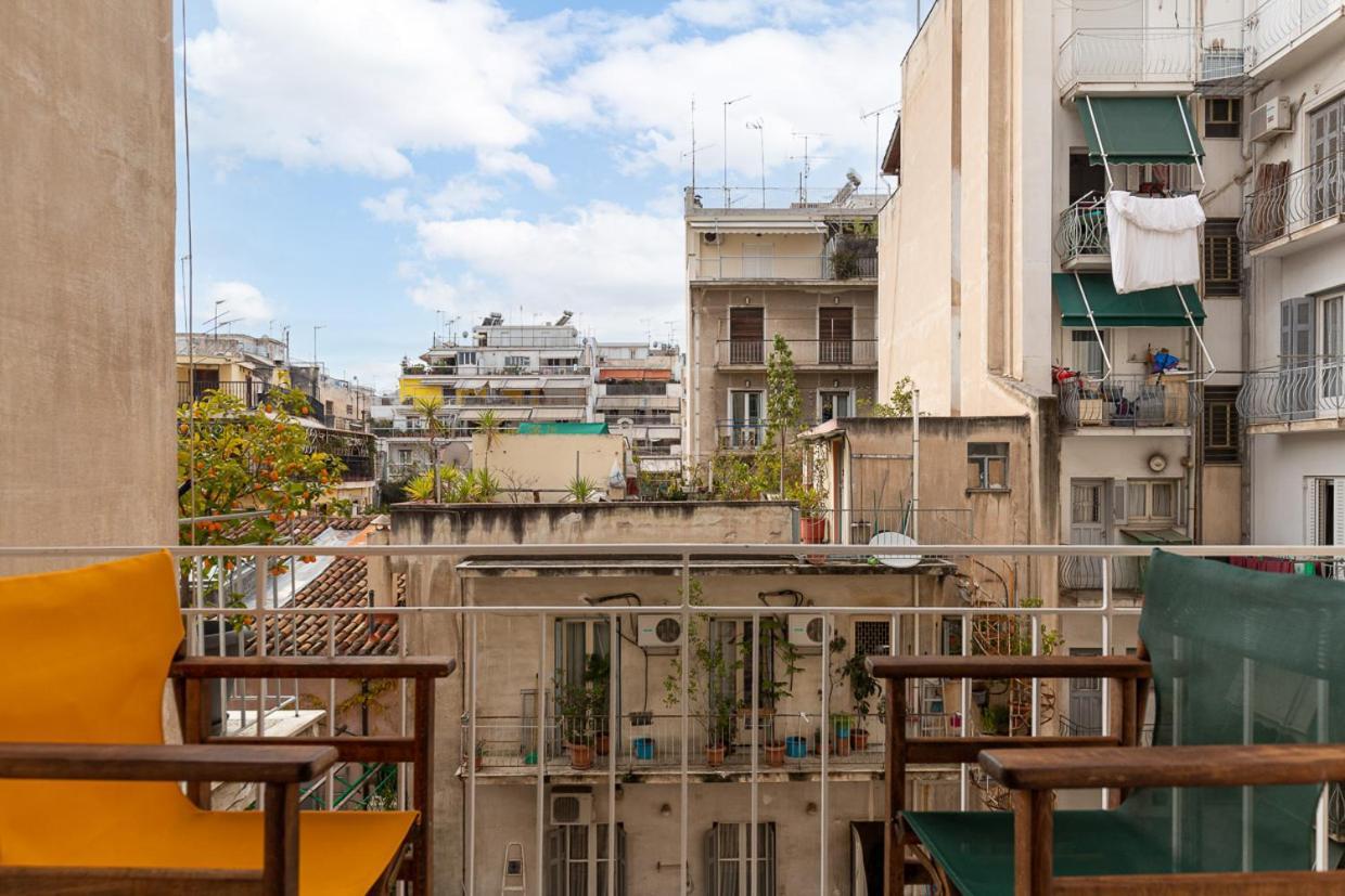 Apartment With Sunny Balcony In Exarcheia Athens